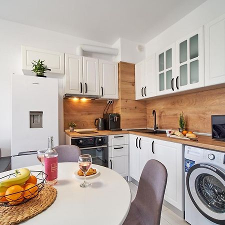 Cozy Apartment With Balcony On The Black Sea- Part Of The Family 'Vicki Apart Varna Dış mekan fotoğraf