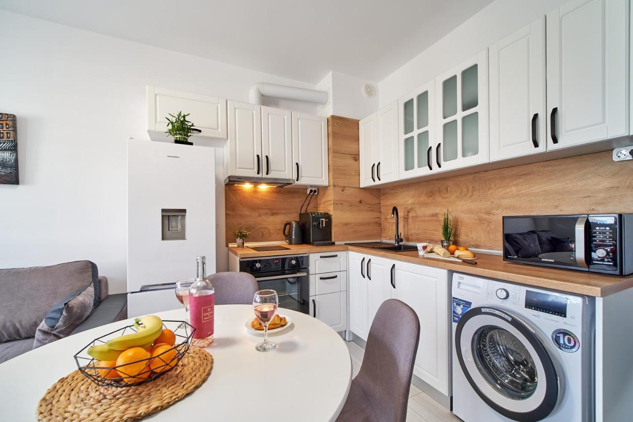 Cozy Apartment With Balcony On The Black Sea- Part Of The Family 'Vicki Apart Varna Dış mekan fotoğraf