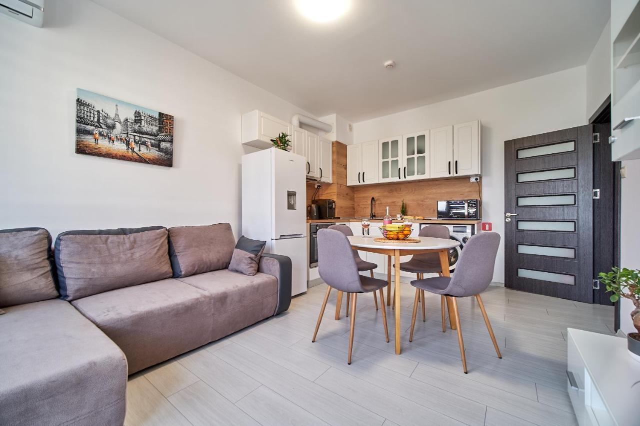 Cozy Apartment With Balcony On The Black Sea- Part Of The Family 'Vicki Apart Varna Dış mekan fotoğraf