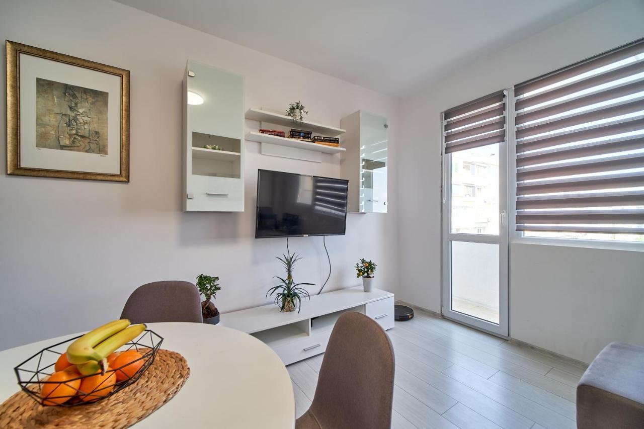 Cozy Apartment With Balcony On The Black Sea- Part Of The Family 'Vicki Apart Varna Dış mekan fotoğraf