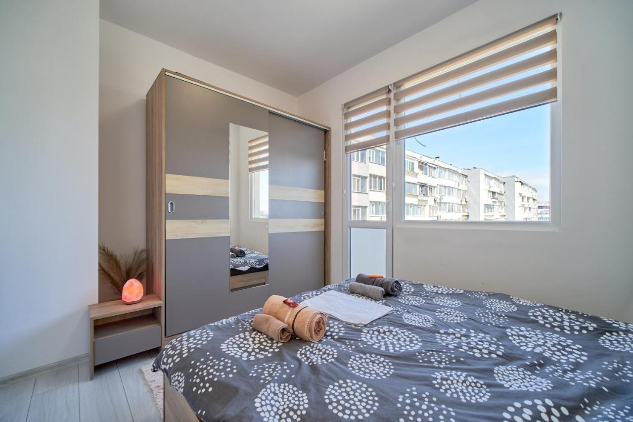 Cozy Apartment With Balcony On The Black Sea- Part Of The Family 'Vicki Apart Varna Dış mekan fotoğraf
